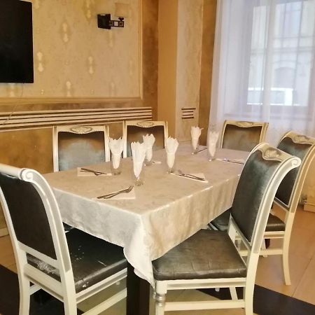 Hotel Cosmin Арад Экстерьер фото