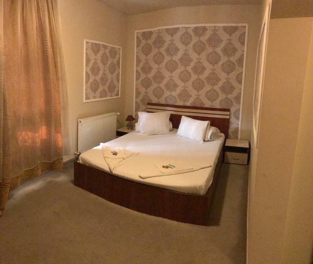 Hotel Cosmin Арад Экстерьер фото